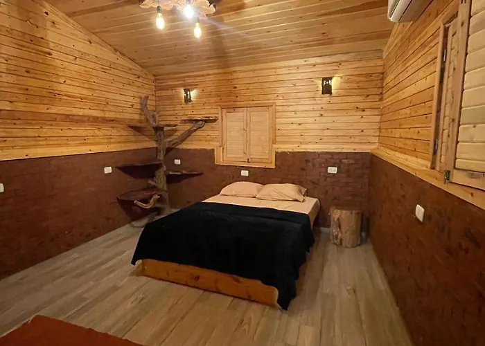 Tree Cabinah شقة *